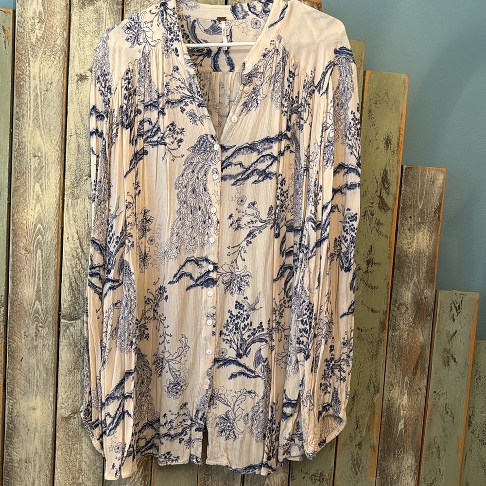 Free People top. Large